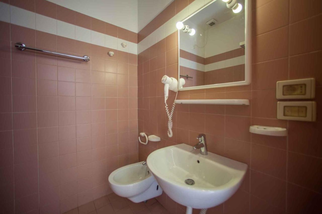 Holiday Homes In Sirmione/Gardasee 22174 Екстериор снимка