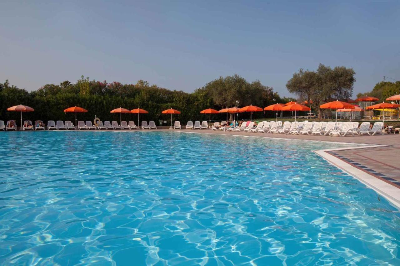 Holiday Homes In Sirmione/Gardasee 22174 Екстериор снимка