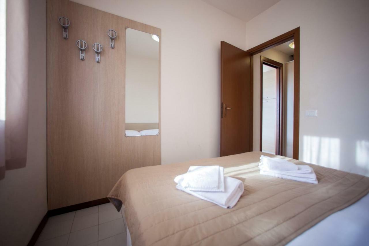 Holiday Homes In Sirmione/Gardasee 22174 Екстериор снимка