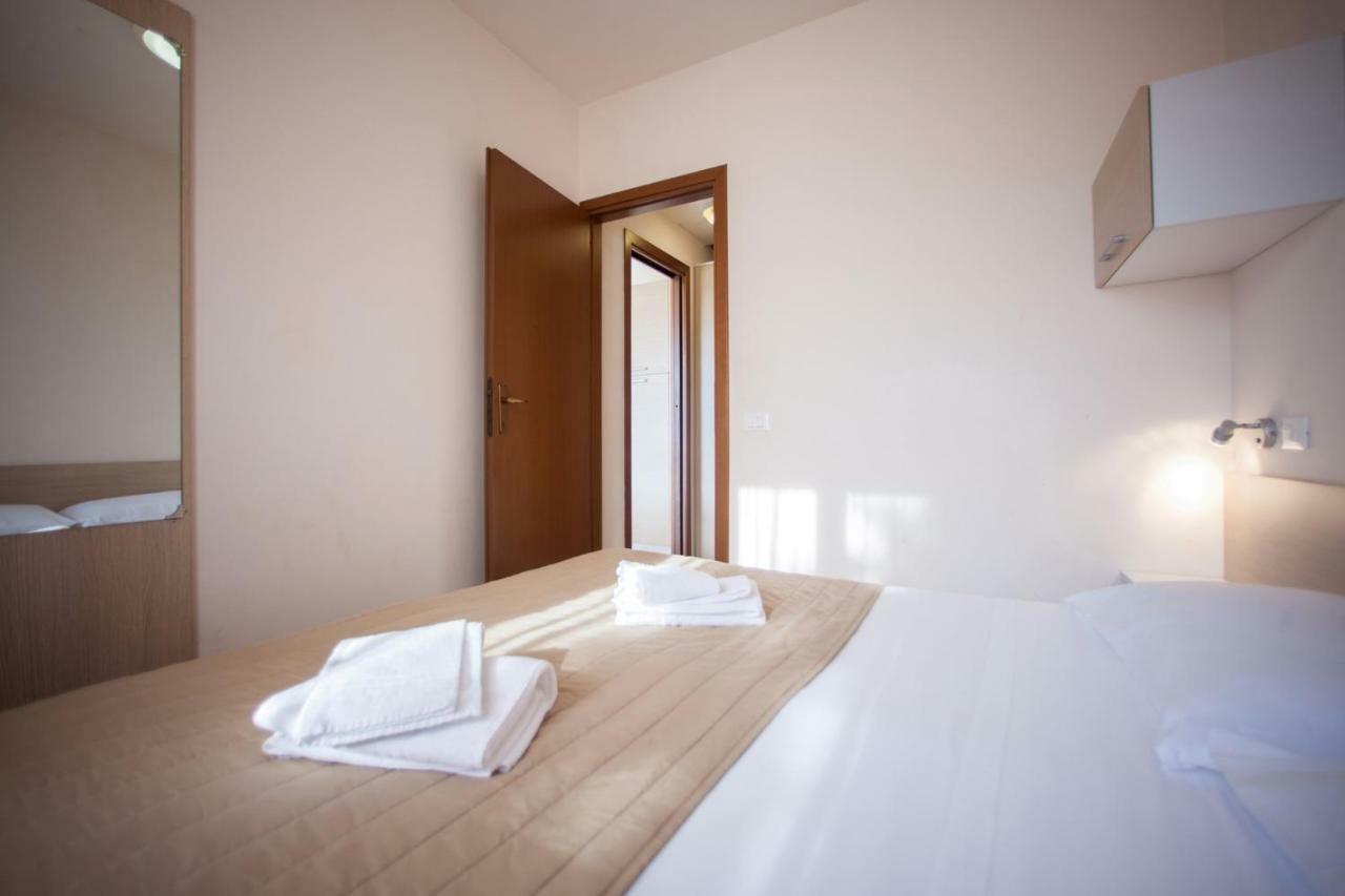 Holiday Homes In Sirmione/Gardasee 22174 Екстериор снимка